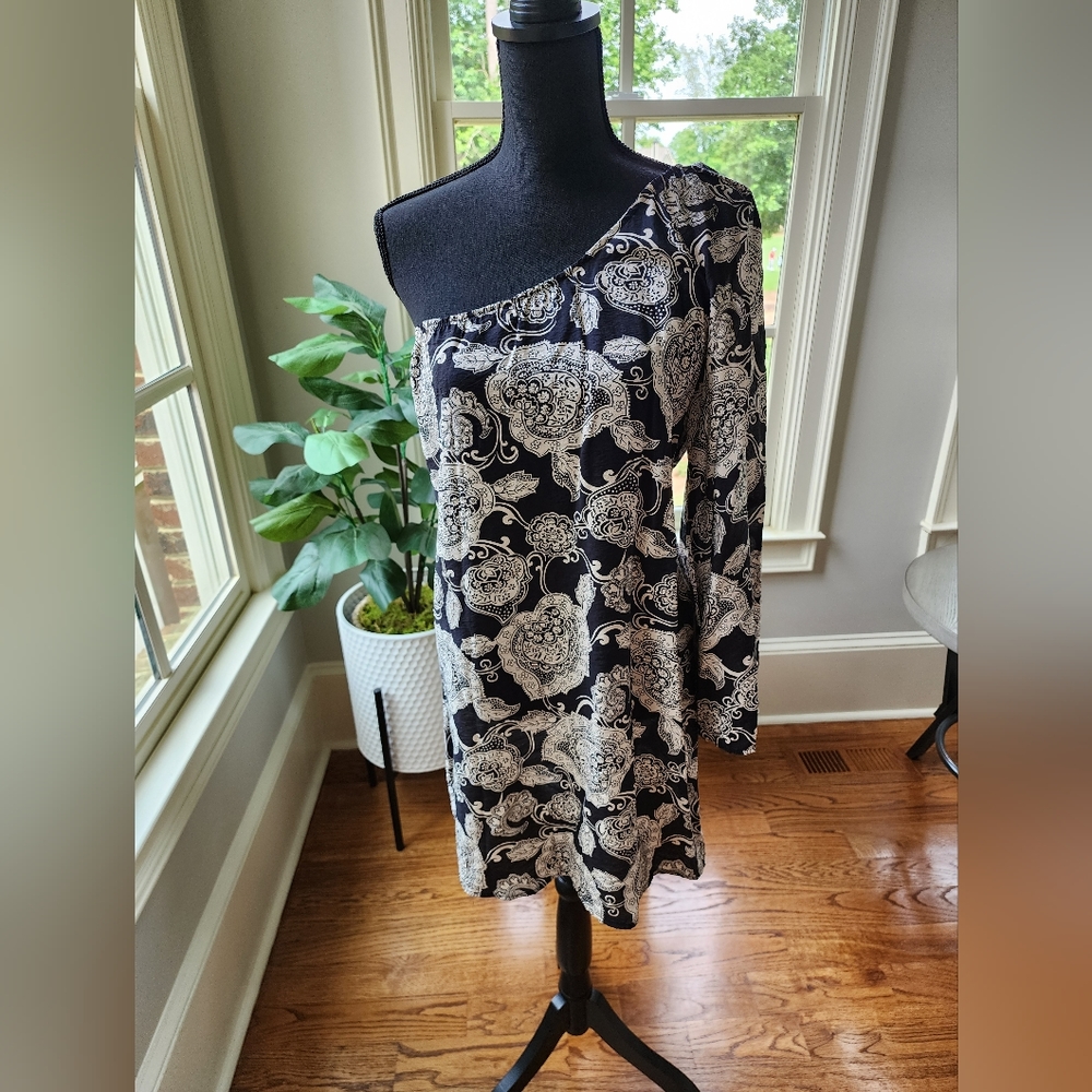 GLAM size L dress. Like new, worn once. Light weight, elastic band top